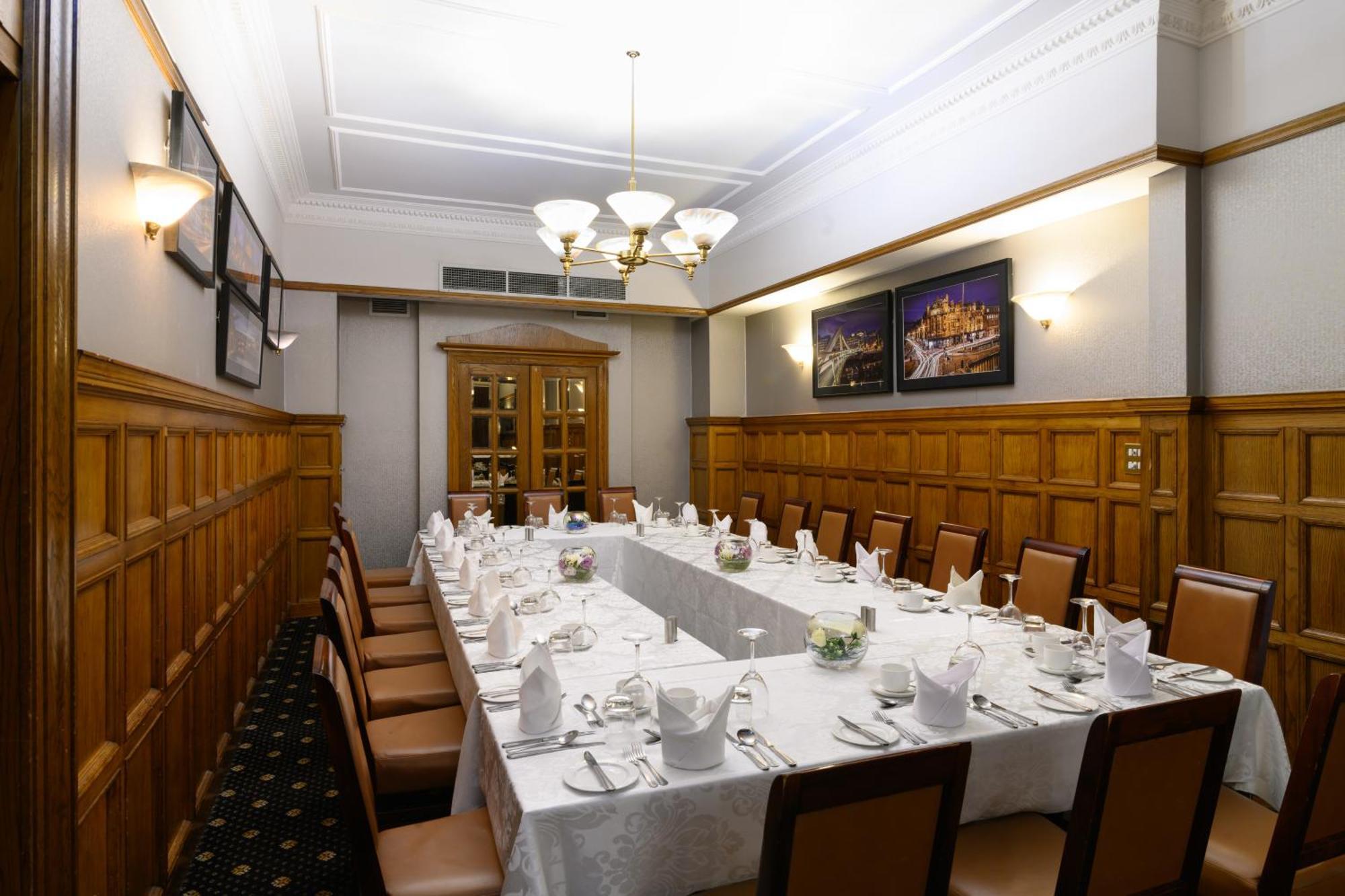 Glynhill Hotel & Spa Near Glasgow Airport Bagian luar foto